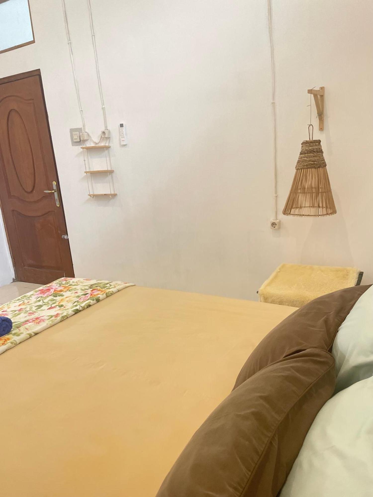 Lanina Homestay *
